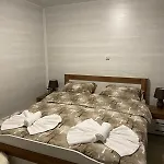 за гости