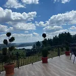 за гости